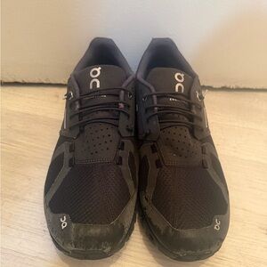 On Running Men's Black and Gray Athletic Shoes